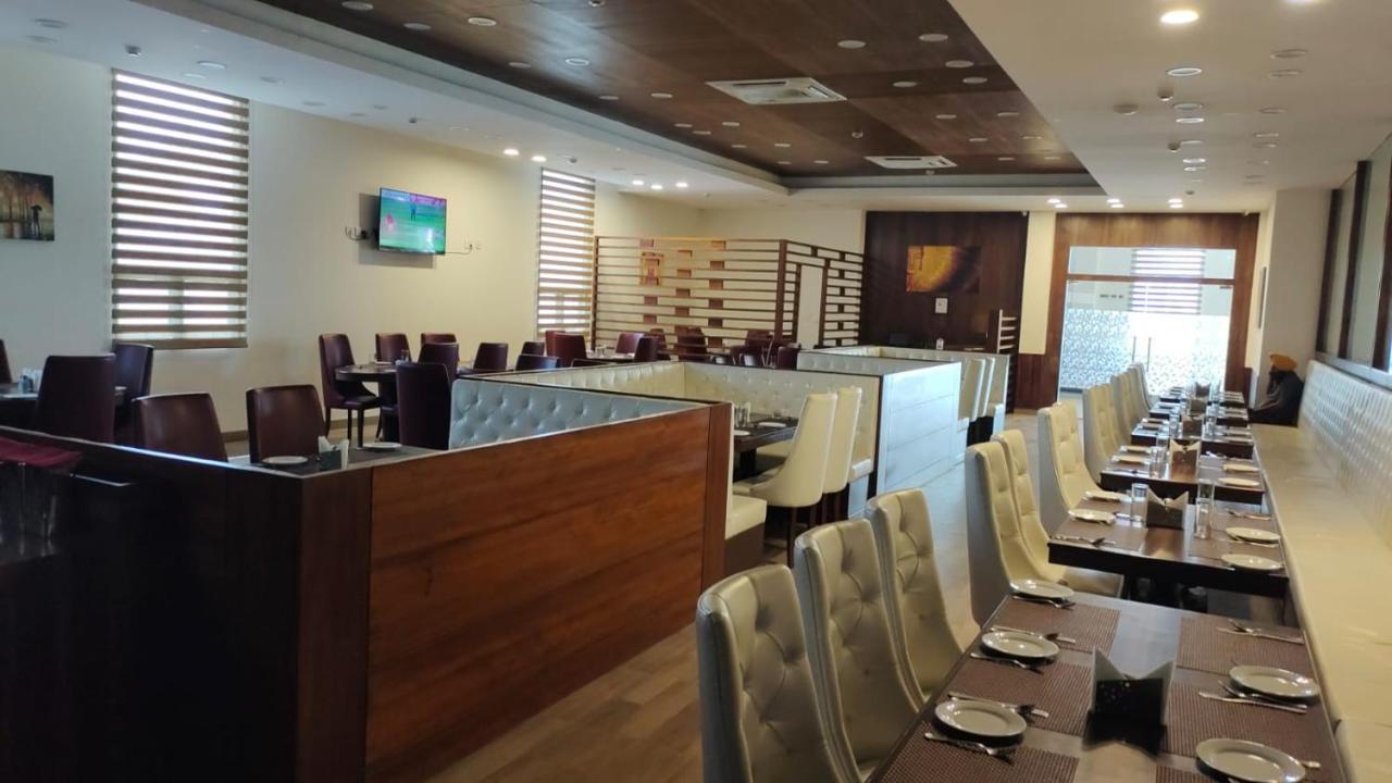 Tdi俱乐部休闲酒店 Kharar 外观 照片